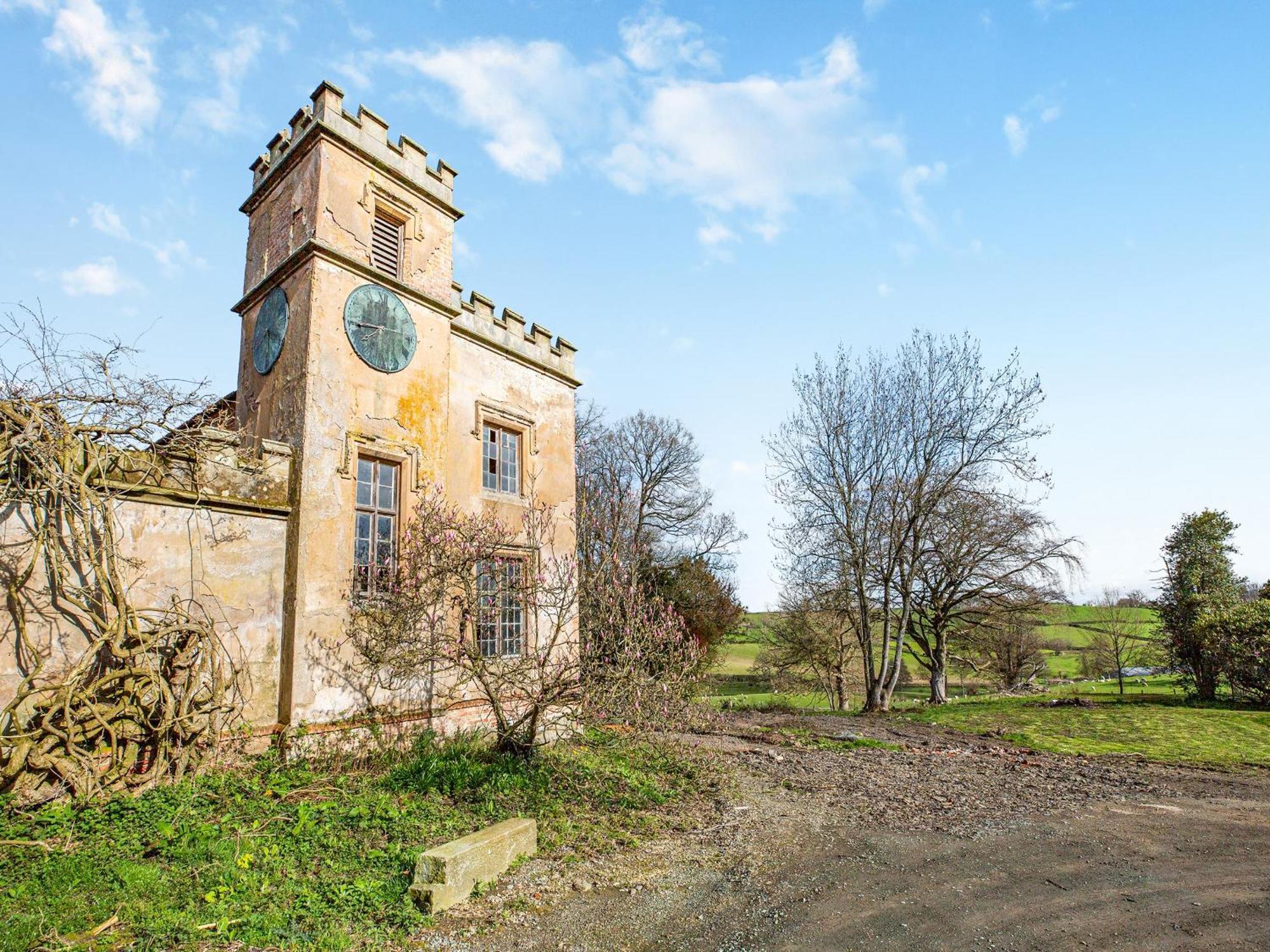 Apartment At Llanerchydol Hall 威尔斯浦 外观 照片